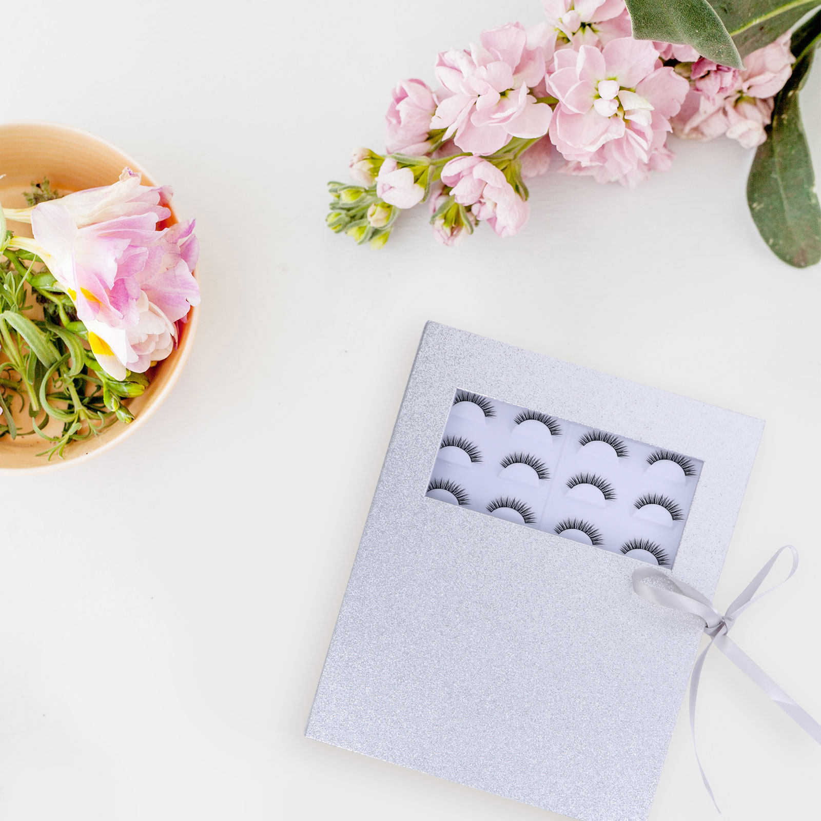 صندوق تنظيم الرموش الصناعية مع - مراجعة Lash Tray Organizer وسعره
